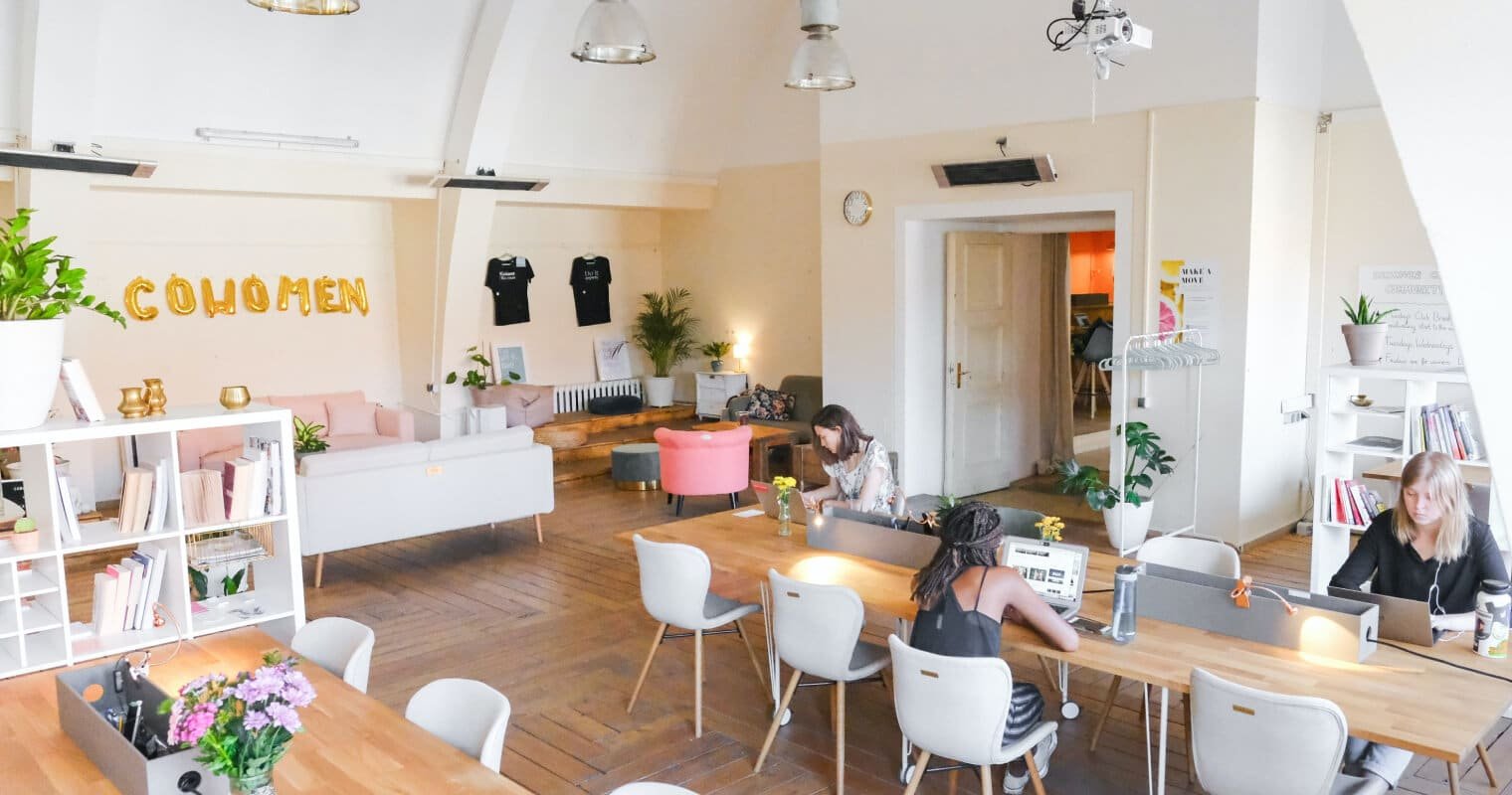 52f6f1bf video overlay.jpg